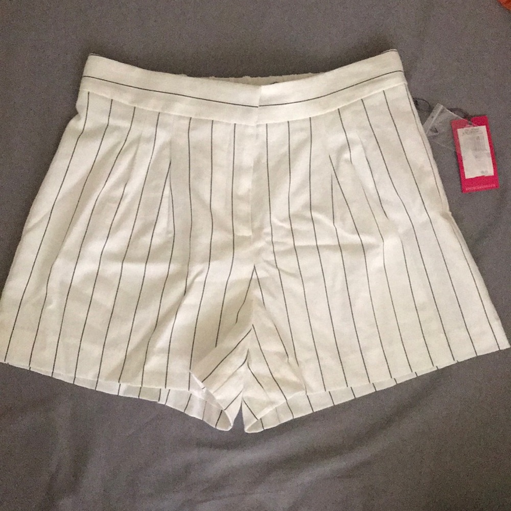 Vince Camino pinstriped shorts.